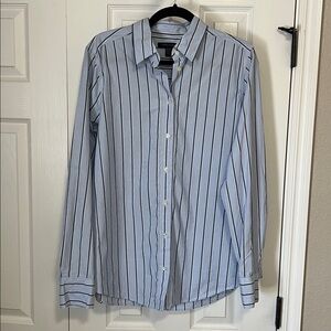 Banana Republic Women’s Blue Striped Shirt